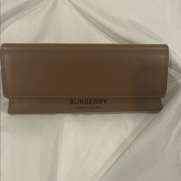 Burberry Accessories - NWOT Burberry Tan Leather Eyeglass Case